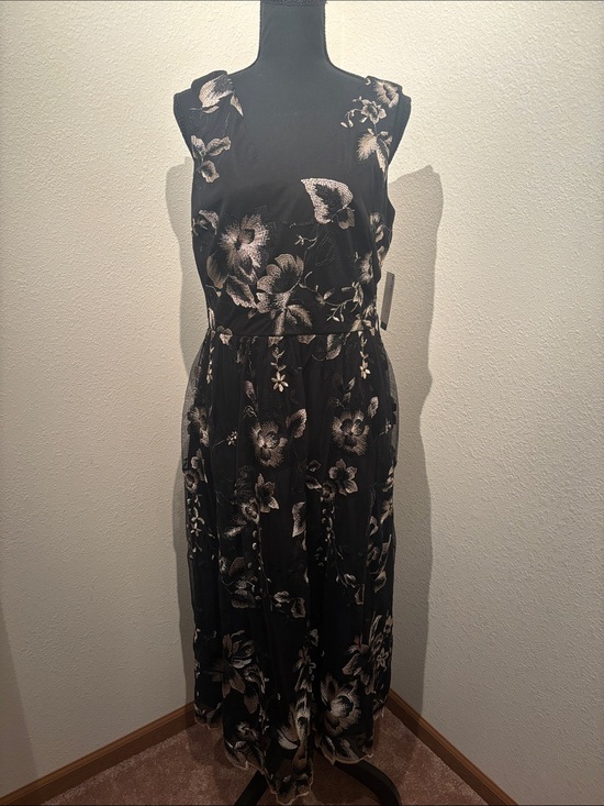 SLNY Dresses & Skirts - SLNY Black Dress with Beige Floral Print